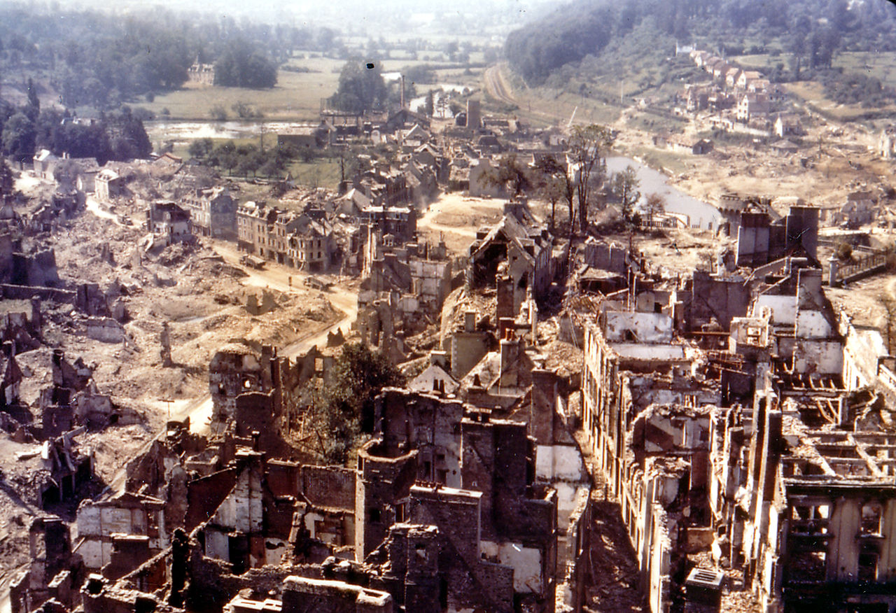 1280px-saint-lo_1944_-_capitale_des_ruines_-_couleurs